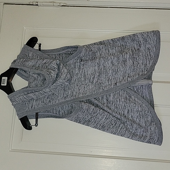 L Active Life sleveless hoodie - Picture 2 of 3